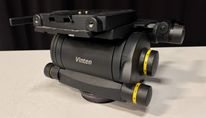 vinten950_01.jpg / Used Vinten Vector 950 Tripod Head including 2 Panbars & wedge plate