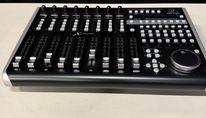 xtouch_01.jpg / Used Behringer X-Touch & X-Touch Extender